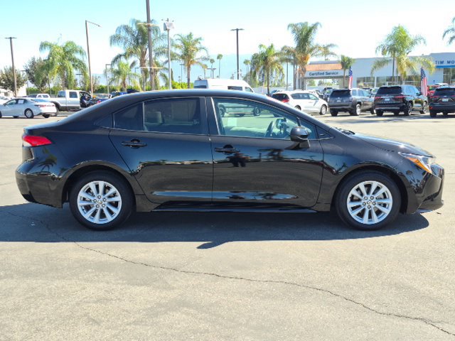 Used 2026 Toyota Corolla LE w/ LE Premium Package FWD image 4