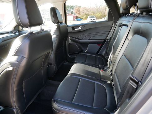 Certified 2022 Ford Escape Titanium image 11