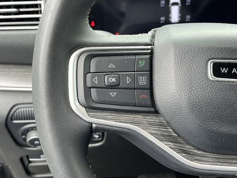 Used 2024 Jeep Wagoneer Series II AWD/4WD image 32
