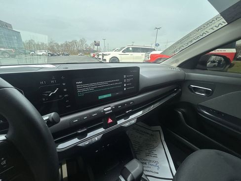 Used 2025 Kia K4 EX image 12