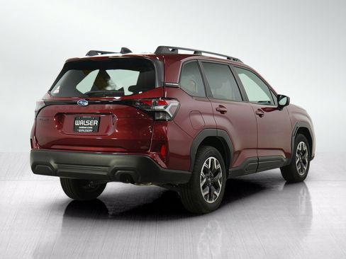 Used 2025 Subaru Forester Premium AWD/4WD image 5