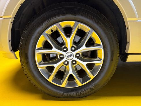 Used 2015 Ford Expedition EL Limited w/ Equipment Group 301A image 10