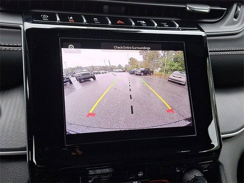 New 2025 Jeep Grand Cherokee Laredo X w/ Luxury Tech Group I image 13