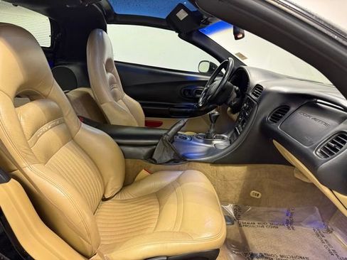 Used 2001 Chevrolet Corvette Coupe w/ Preferred Equipment Group2 image 22