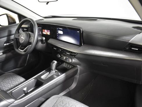 Certified 2025 Nissan Kicks SV AWD/4WD image 33