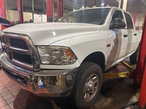 Used 2015 RAM 2500 Tradesman w/ Chrome Appearance Group AWD/4WD image 1