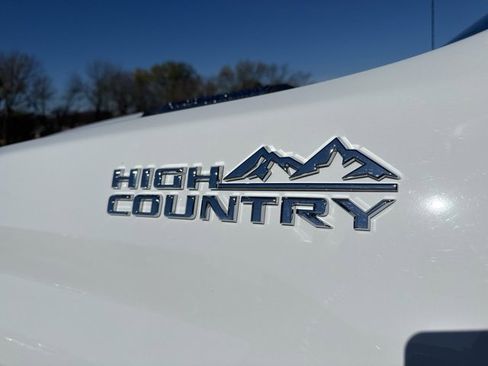 Used 2023 Chevrolet Silverado 2500 High Country image 15