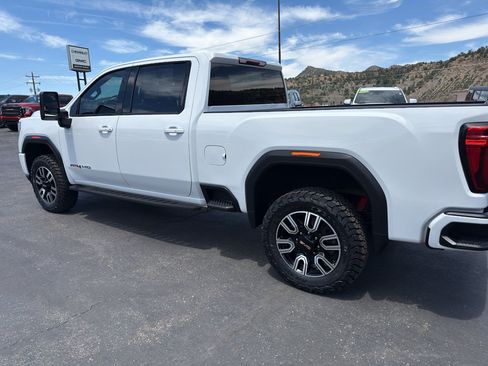 Used 2022 GMC Sierra 2500 AT4 AWD/4WD image 5