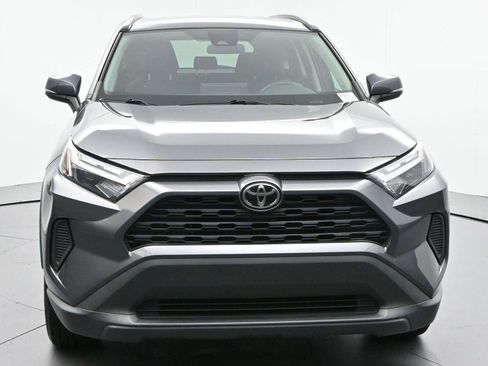 Used 2022 Toyota RAV4 XLE AWD/4WD image 2