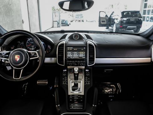 Used 2015 Porsche Cayenne Turbo w/ Premium Plus Package image 10