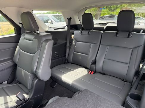 New 2026 Ford Explorer Active RWD image 19