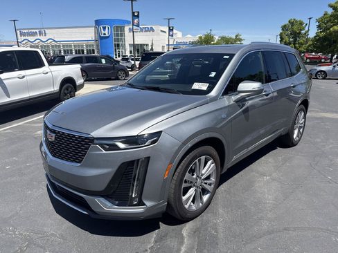 Used 2024 Cadillac XT6 Premium Luxury AWD/4WD image 2