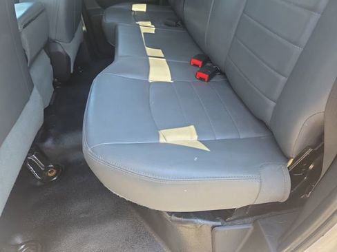 Used 2017 RAM 1500 Express AWD/4WD image 26