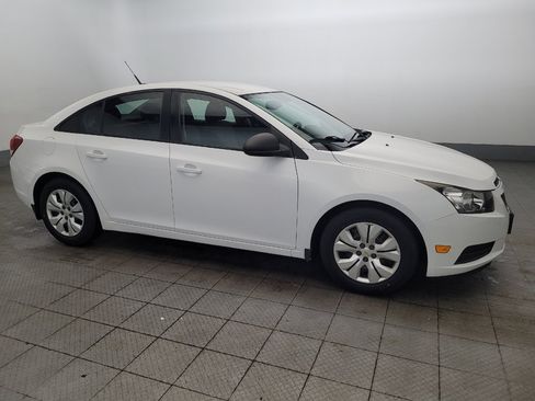 Used 2014 Chevrolet Cruze LS FWD image 11