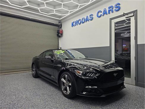 Used 2016 Ford Mustang Coupe w/ Equipment Group 051A image 7
