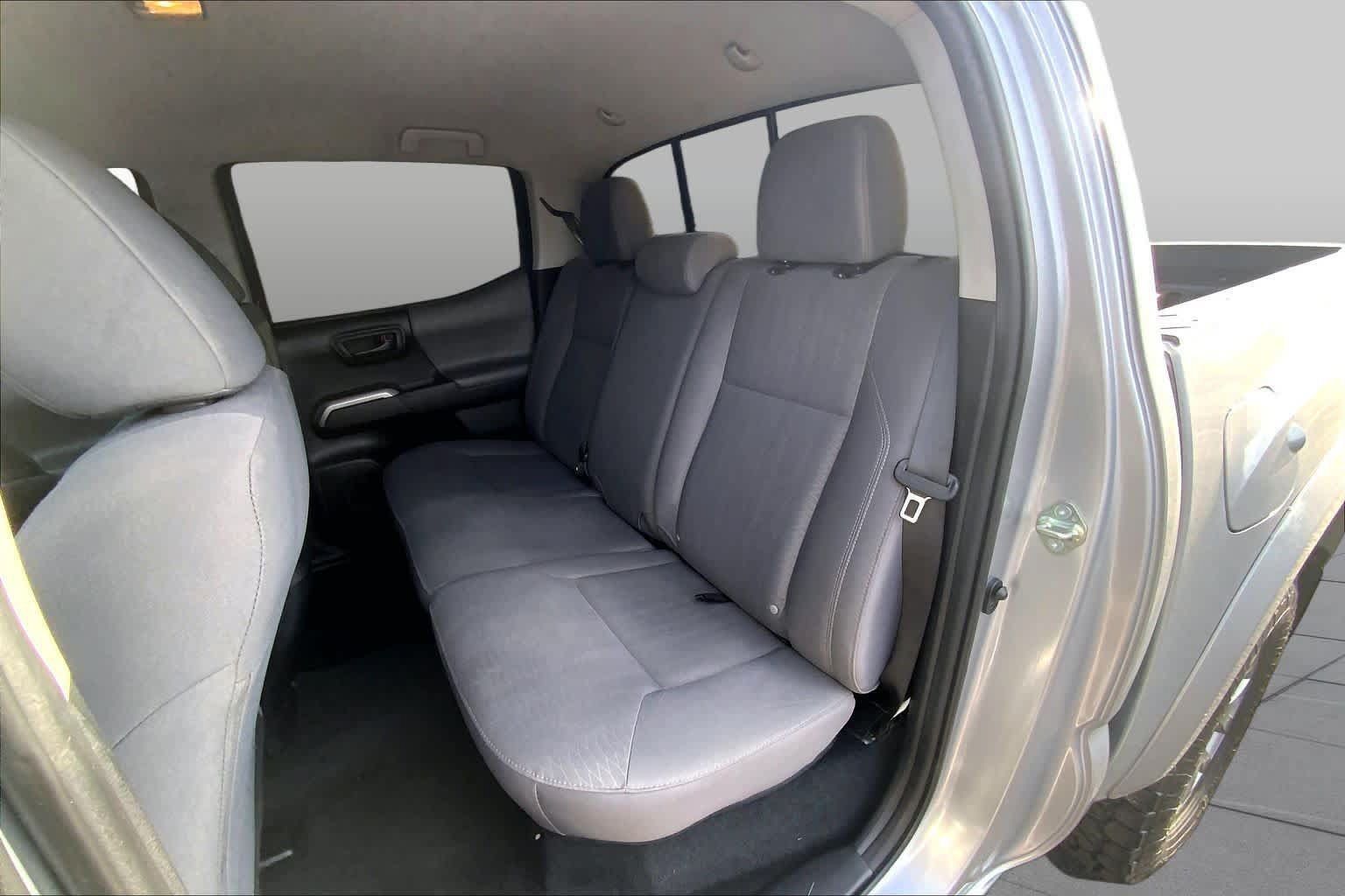 Used 2019 Toyota Tacoma SR5 AWD/4WD image 21