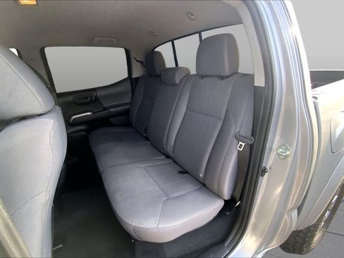 Used 2019 Toyota Tacoma SR5 AWD/4WD image 21