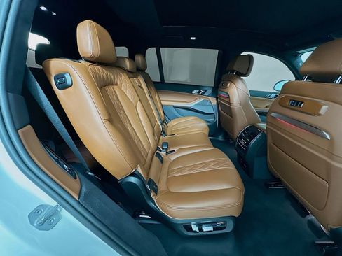 Certified 2025 BMW X7 xDrive40i w/ Executive Package image 29
