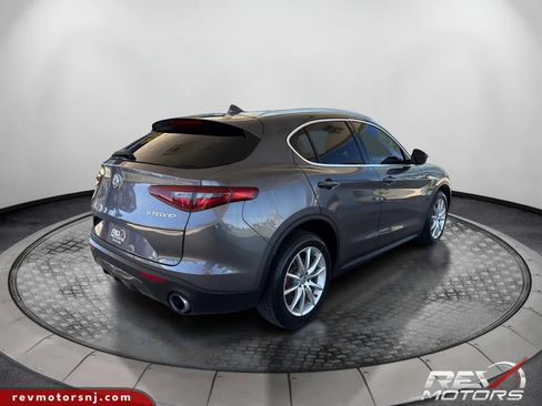 Used 2018 Alfa Romeo Stelvio Ti AWD/4WD image 5