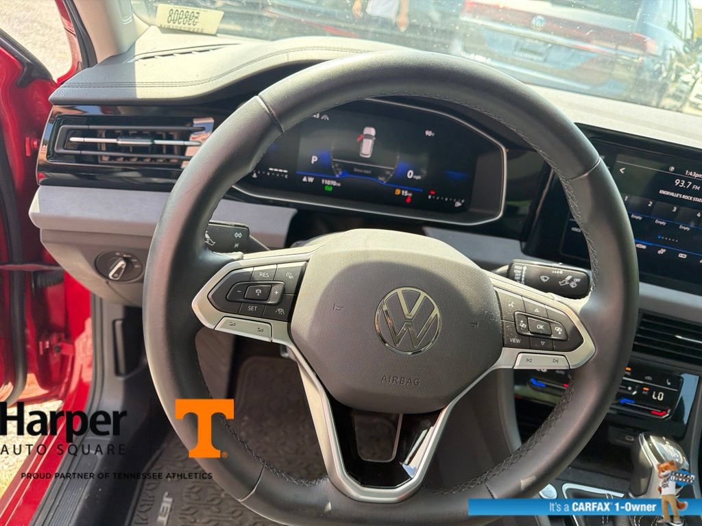 Used 2025 Volkswagen Jetta SE w/ Sunroof Package FWD image 16