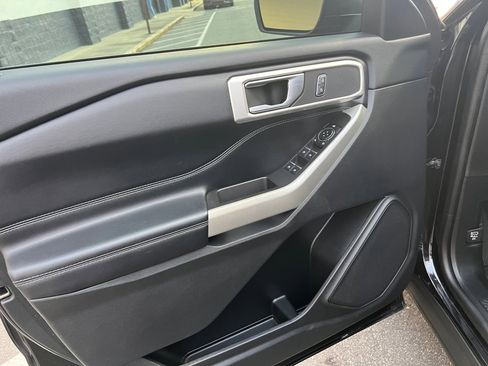 Used 2022 Ford Explorer XLT w/ Equipment Group 202A image 36