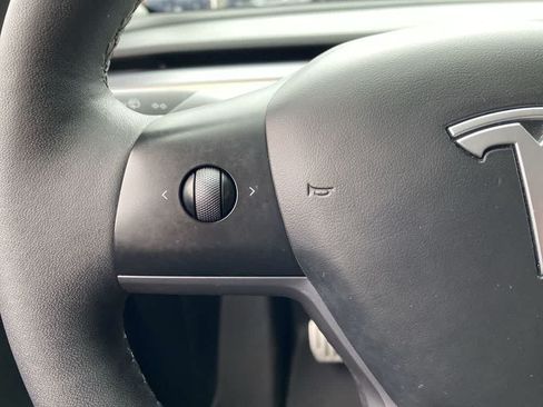 Used 2023 Tesla Model Y Performance AWD/4WD image 19