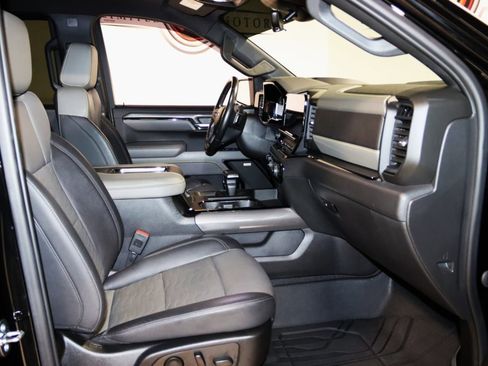 Used 2022 Chevrolet Silverado 1500 ZR2 w/ Technology Package image 61