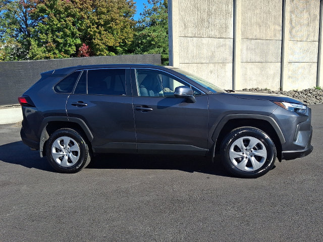 Used 2023 Toyota RAV4 LE AWD/4WD image 7