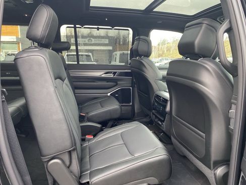 New 2026 Jeep Grand Wagoneer Limited AWD/4WD image 15