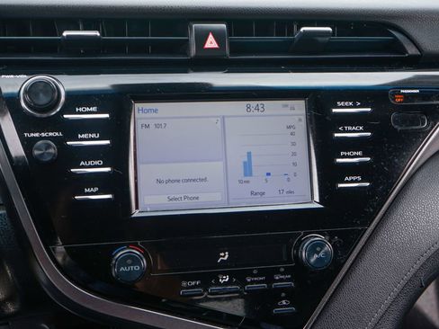 Used 2019 Toyota Camry SE w/ Carpet Mat Package FWD image 26