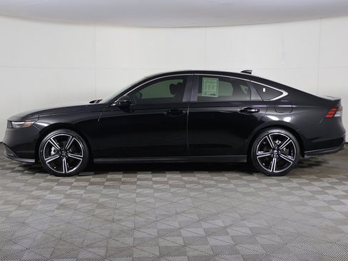 Used 2025 Honda Accord Sport image 18