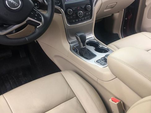 Used 2018 Jeep Grand Cherokee Limited AWD/4WD image 19