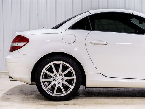 Used 2005 Mercedes-Benz SLK 350 image 21