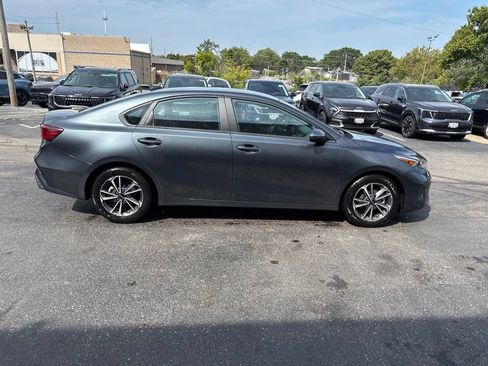Used 2024 Kia Forte LXS FWD image 2