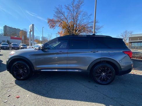 Used 2021 Ford Explorer Limited w/ Hybrid Equipment Group 310A image 4
