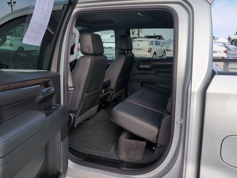 Used 2022 GMC Sierra 1500 SLT w/ SLT Premium Package image 32