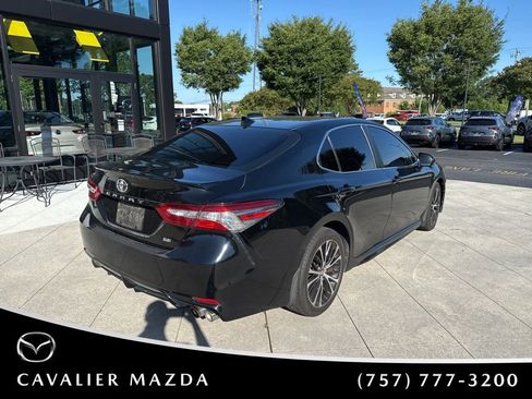 Used 2019 Toyota Camry SE w/ Protection Package (Q2) FWD image 6