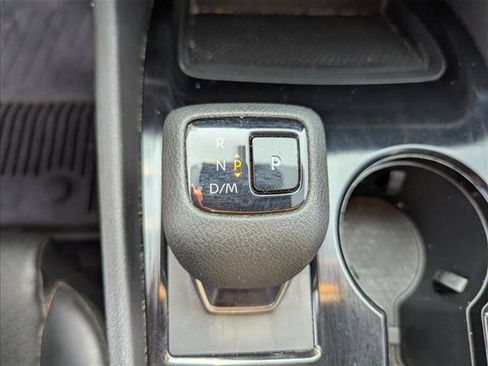 Used 2023 Nissan Rogue SV w/ SV Premium B Package FWD image 16