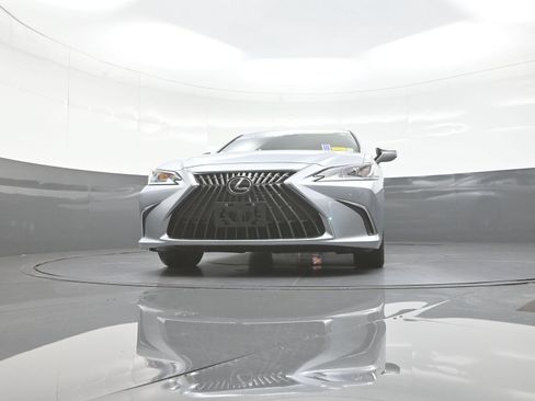 Used 2023 Lexus ES 250 w/ Premium Package AWD/4WD image 10