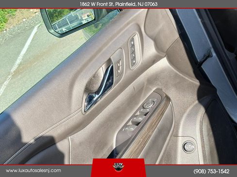 Used 2020 GMC Acadia SLT w/ Driver Alert Package II FWD image 36