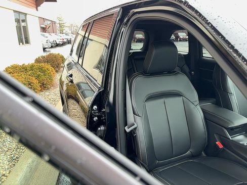 Used 2026 Jeep Grand Cherokee Limited w/ Limited Altitude Package AWD/4WD image 5
