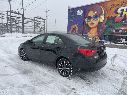 Used 2019 Toyota Corolla SE image 3