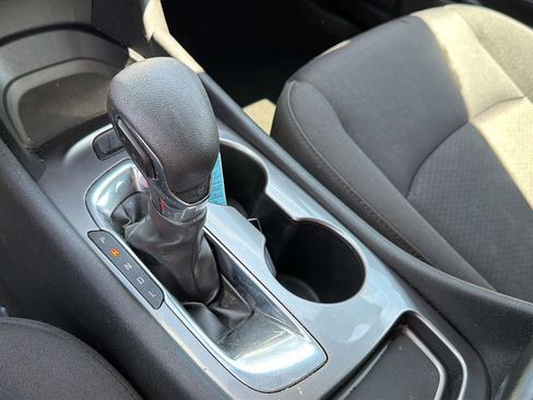 Used 2022 Chevrolet Malibu LS FWD image 26