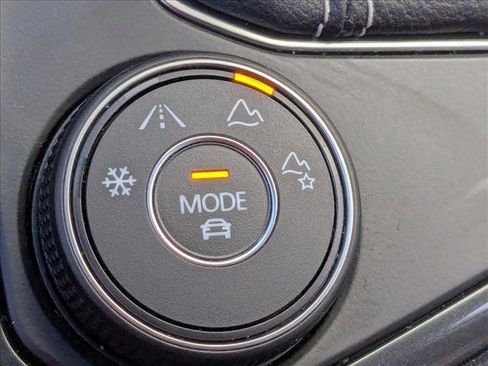 Used 2024 Volkswagen Tiguan SEL R-Line image 16