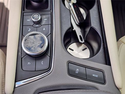 Used 2022 Cadillac XT6 Premium Luxury w/ Technology Package FWD image 26