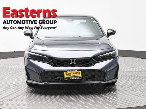 Used 2025 Honda Civic Sport image 2