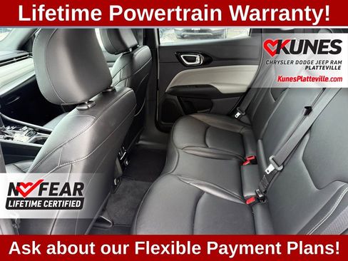 Used 2025 Jeep Compass Limited image 29