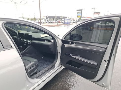 Used 2023 Kia K5 GT-Line image 16