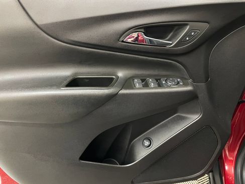 Used 2024 Chevrolet Equinox LT FWD image 23