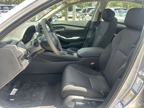 Used 2025 Honda Accord SE image 13